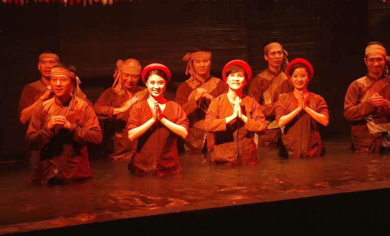 Vietnam tour, Hanoi Vietnam, hanoi nightlife, things to do in hanoi vietnam, water puppet show hanoi, thang long water puppet theater, puppet show hanoi
