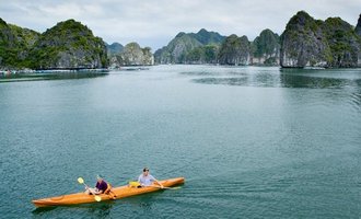 Kayaking, Halong bay, Vietnam travel