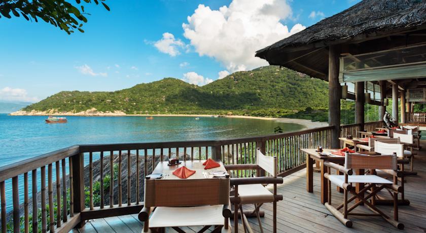 5 Vietnam luxury resorts by the bay