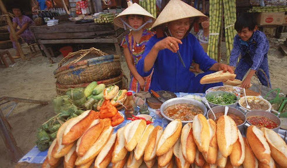 Vietnamese local Banh mi vendor
