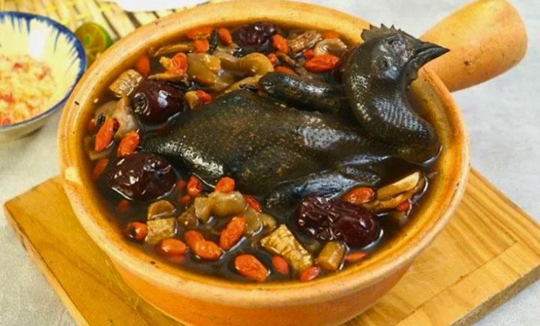 Black chicken, a nutritious Vietnamese dish.