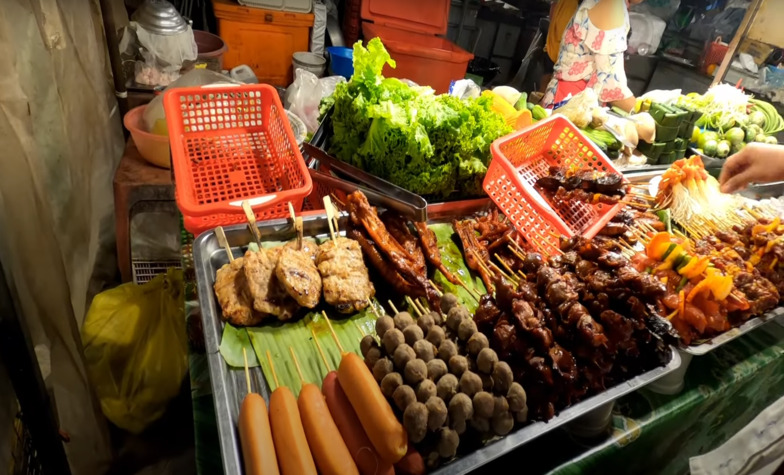 Pleasurable experiences at the Phnom Penh Night Market