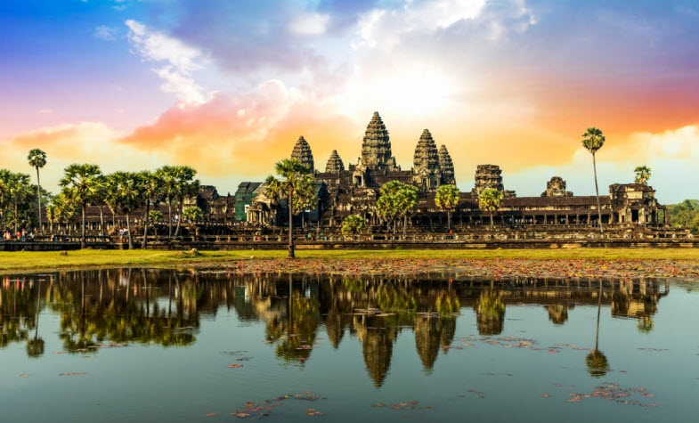 Sunrise at Angkor Wat, top activities in 2 weeks Cambodia  itinerary