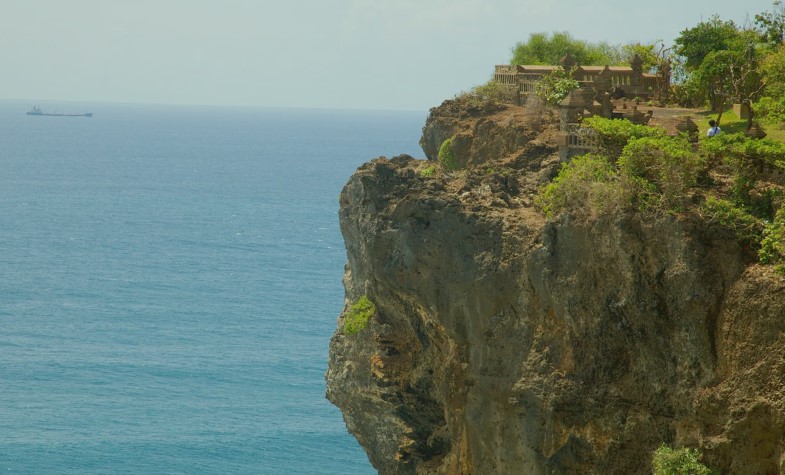 discovering uluwatu in bali