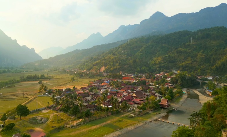 Shopping in Laos with traditional handicrafts and vibrant markets
