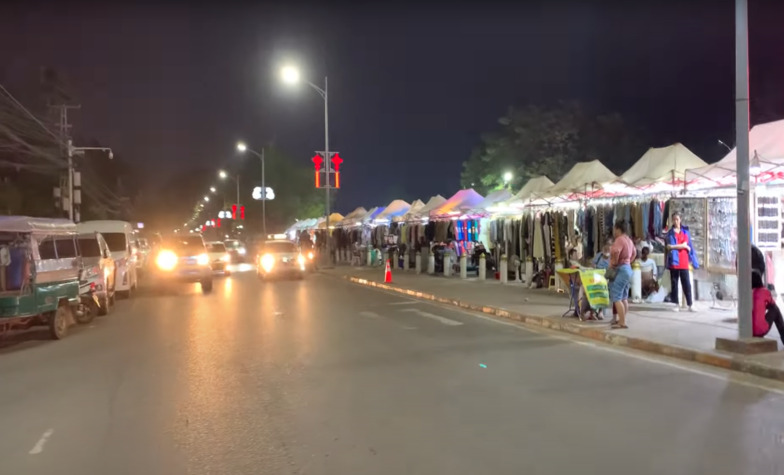 Travel tips at Vientiane Night Market