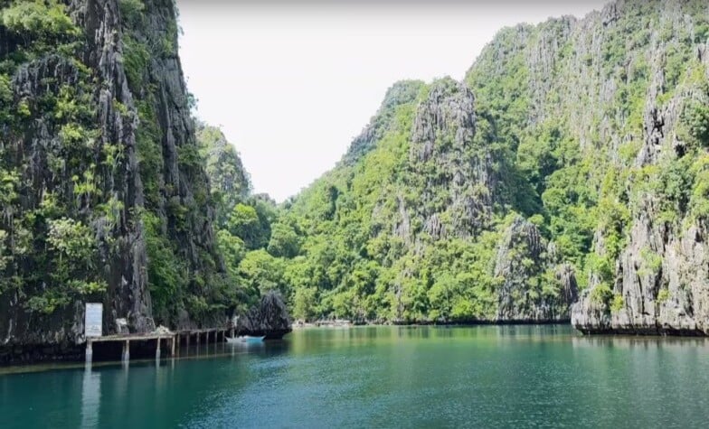 Discover the renowned freshwater lakes of Coron Island