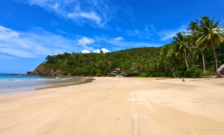 Essential experiences to enjoy while island hopping in Puerto Princesa.