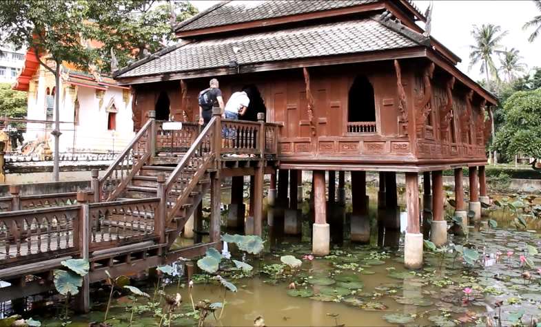 Ubon Rachathani, Wat Thung Si Meuang Temple