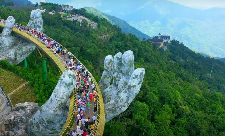 Da Nang Golden Bridge with a hand handling the bridge