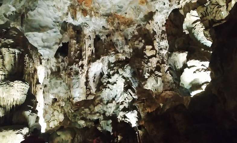 Halong Travel Guide, Vietnam Travel Guide, Dau Go Cave in Halong Bay