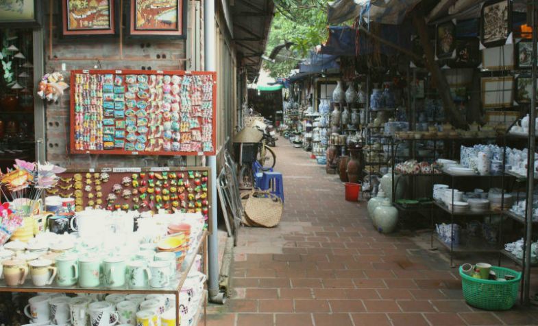 Explore Bat Trang pottery village in Hanoi