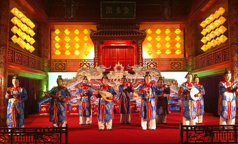 Hue itinerary, experience traditional Vietnamese music and dance
