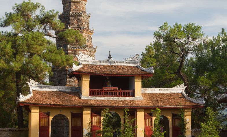 thien mu pagoda, three-door gate