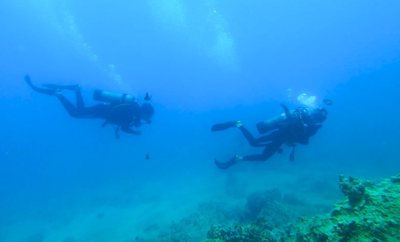 Nha Trang diving: best April–August, rainy season less ideal.