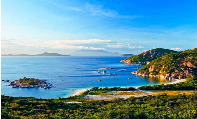 Introduction to Ninh Chu Beach