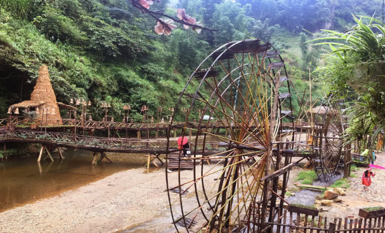 things to do in Sapa: visit Cat Cat village