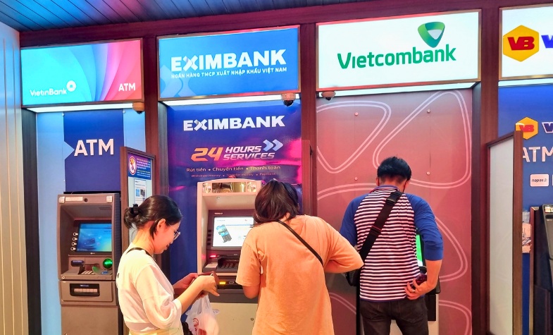 Malaysia in January: 27°C, warm and cloudy.