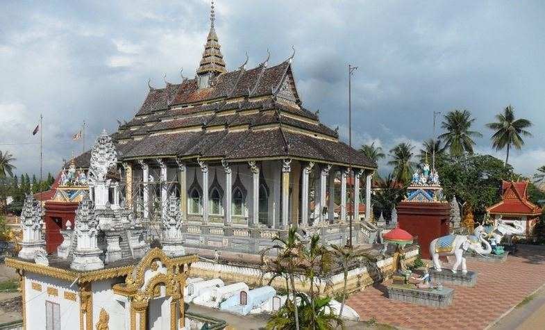 Things to do in Battambang - Damrey Sor  Pagoda