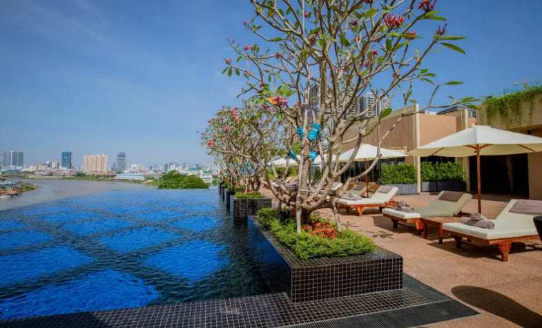 Best riverside Phnom Penh hotels - Sun & Moon  Riverside Hotels