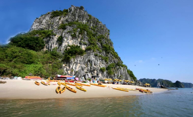 Kayak in Halong Bay - Hon Co Island